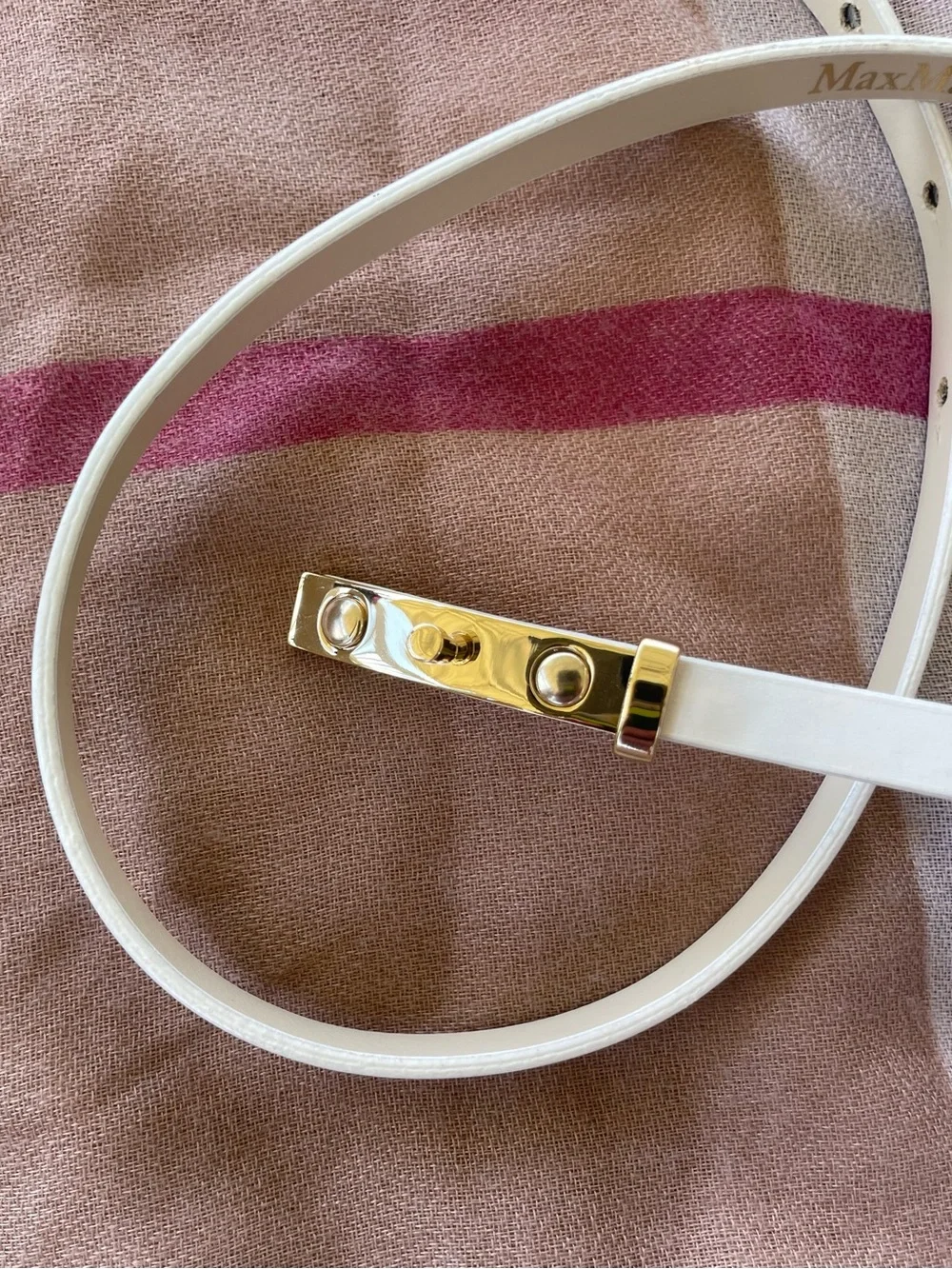MaxMara Slim White Leather Belt with Gold-Tone Hardware size 40-(sm-md)